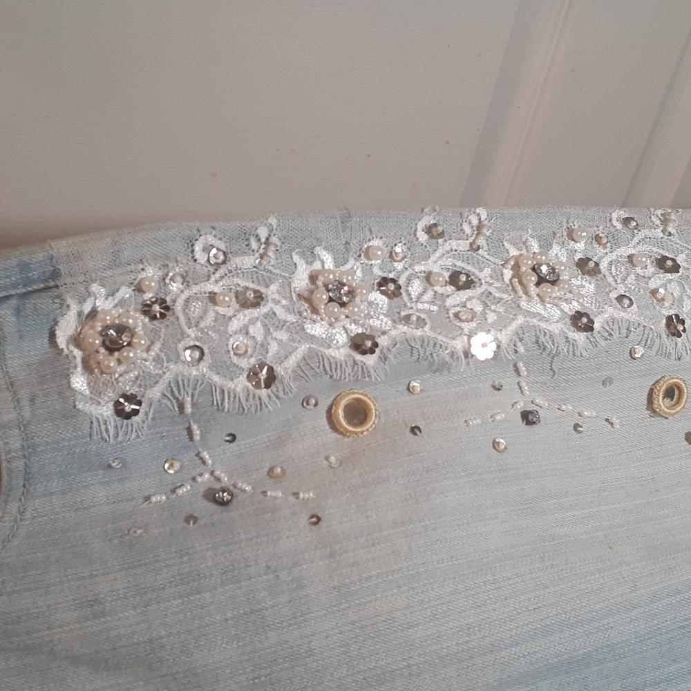Sport & Casual Style Heavily beaded & embellished ladies Jeans. VG cond BLING! - Picture 3 of 16
